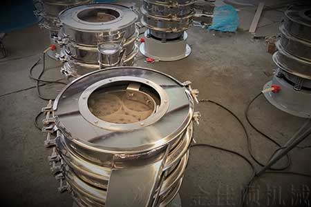 5臺冷凍修邊機(jī)配套振動篩已發(fā)貨